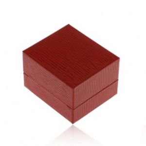 Dárková krabička na náušnice, koženkový povrch tmavě červené barvy, rýhy Y49.14