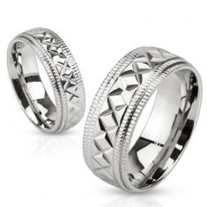 Lesklý ocelový prsten stříbrné barvy, vroubky a geometrické zářezy, 8 mm S82.08