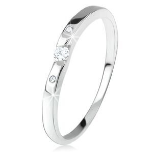 Lesklý prsten s čirými zirkony, zakřivená ramena, ze stříbra 925 - Velikost: 49