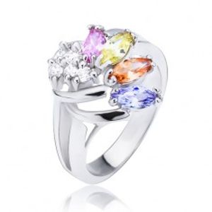 Lesklý prsten stříbrné barvy, vějíř z barevných a čirých zirkonů L14.06