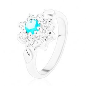 Lesklý prsten ve stříbrné barvě, světle modrý zirkon s čirými lupínky, lístky V04.12