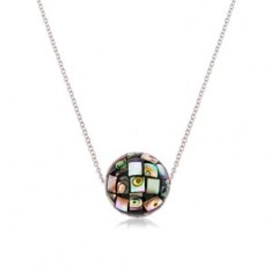 Ocelový náhrdelník, lesklá kulička zdobená úlomky mušle Abalone Z46.10