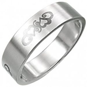 Ocelový prsten se srdíčkovým ornamentnem D4.17
