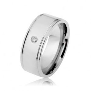 Ocelový prsten stříbrné barvy, zrcadlový lesk, čirý zirkon, zářezy u okrajů SP62.27