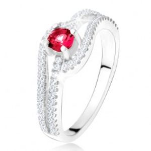 Prsten se zvlněnými zirkonovými rameny, červený kámen, stříbro 925 T19.3