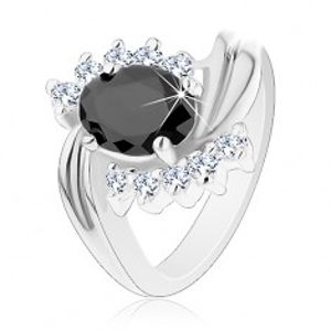 Prsten ve stříbrné barvě se zahnutými rameny, čiré zirkony, černý ovál V01.08