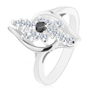 Prsten ve stříbrném odstínu, čiré zirkonové linie, černý zirkonek uprostřed R43.23