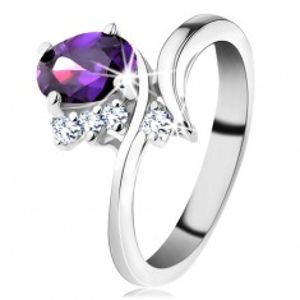 Prsten ve stříbrném odstínu, úzká zahnutá ramena, fialový broušený ovál G09.01