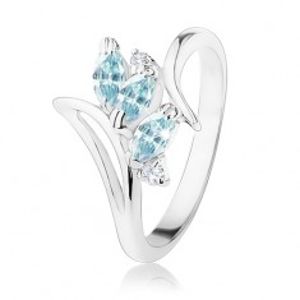 Prsten ve stříbrném odstínu, zahnutá ramena, světle modré a čiré zirkony R34.13