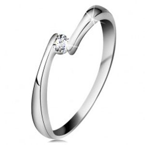 Prsten z bílého 14K zlata - čirý diamant mezi zúženými konci ramen BT181.45/52/504.01/03