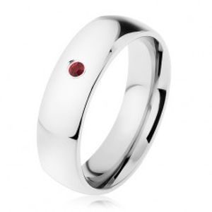 Prsten z chirurgické oceli, stříbrná barva, širší oblá ramena, červený zirkonek HH11.9