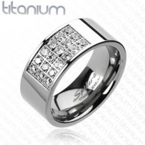 Prsten z titanu s obdélníkovým výřezem vykládaným zirkony K17.17