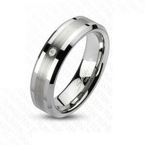 Prsten z wolframu s matným středovým pásem a čirým zirkonem, 6 mm - Velikost: 59