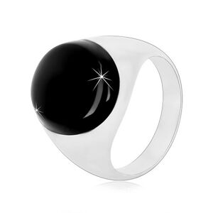 Stříbrný prsten 925 s černou oválnou glazurou a lesklými rameny - Velikost: 66