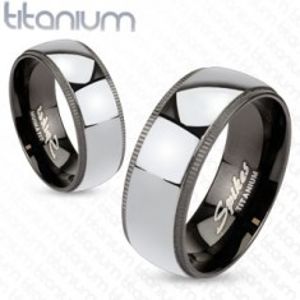 Titanový prstýnek stříbřité barvy s černým ozdobným okrajem L1.06