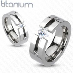 Titanový prsten - výřez, čtvercový a kulaté zirkony F3.3/4