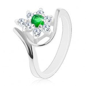 Třpytivý prsten ve stříbrné barvě, tmavě zelený kvítek s čirými lupínky G05.21
