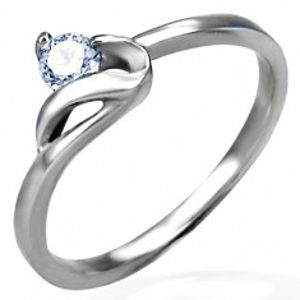 Zásnubní prsten stříbrné barvy, ocel 316L, kulatý čirý zirkon a zvlněné rameno D6.12